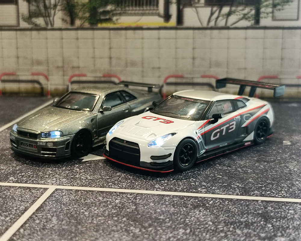 (Preorder) Kyosho 1:64 Nissan GT-R Nismo GT-3 Presentation with MOTN LED Base Compatible – White