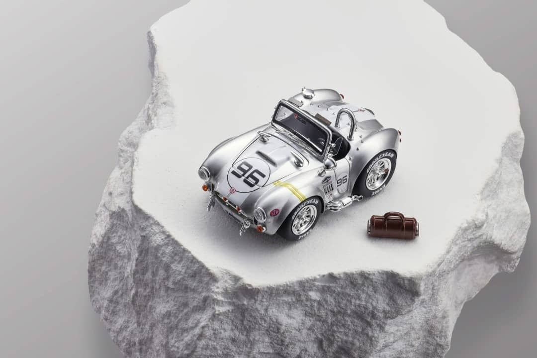 Era Q x DYwork 1:64 Resin Q Car Model Shelby Cobra 427 Silver 96# Livery