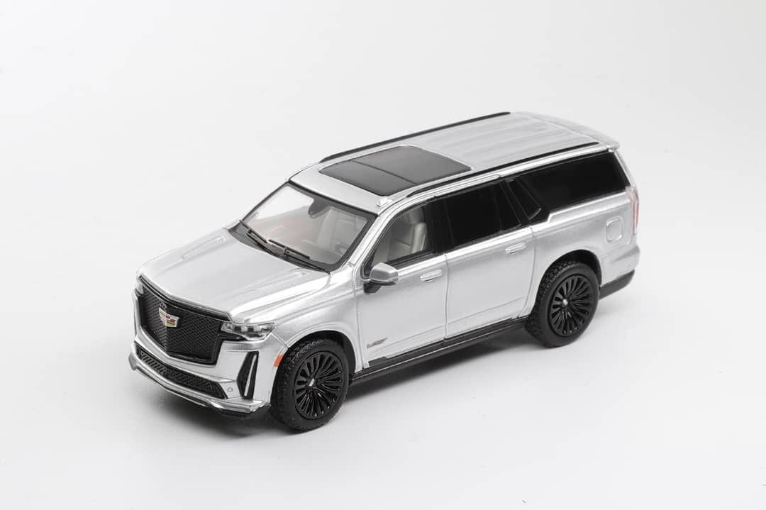 Shadow Pro 1:64 Diecast Model Escalade ESV 2023 - Silver