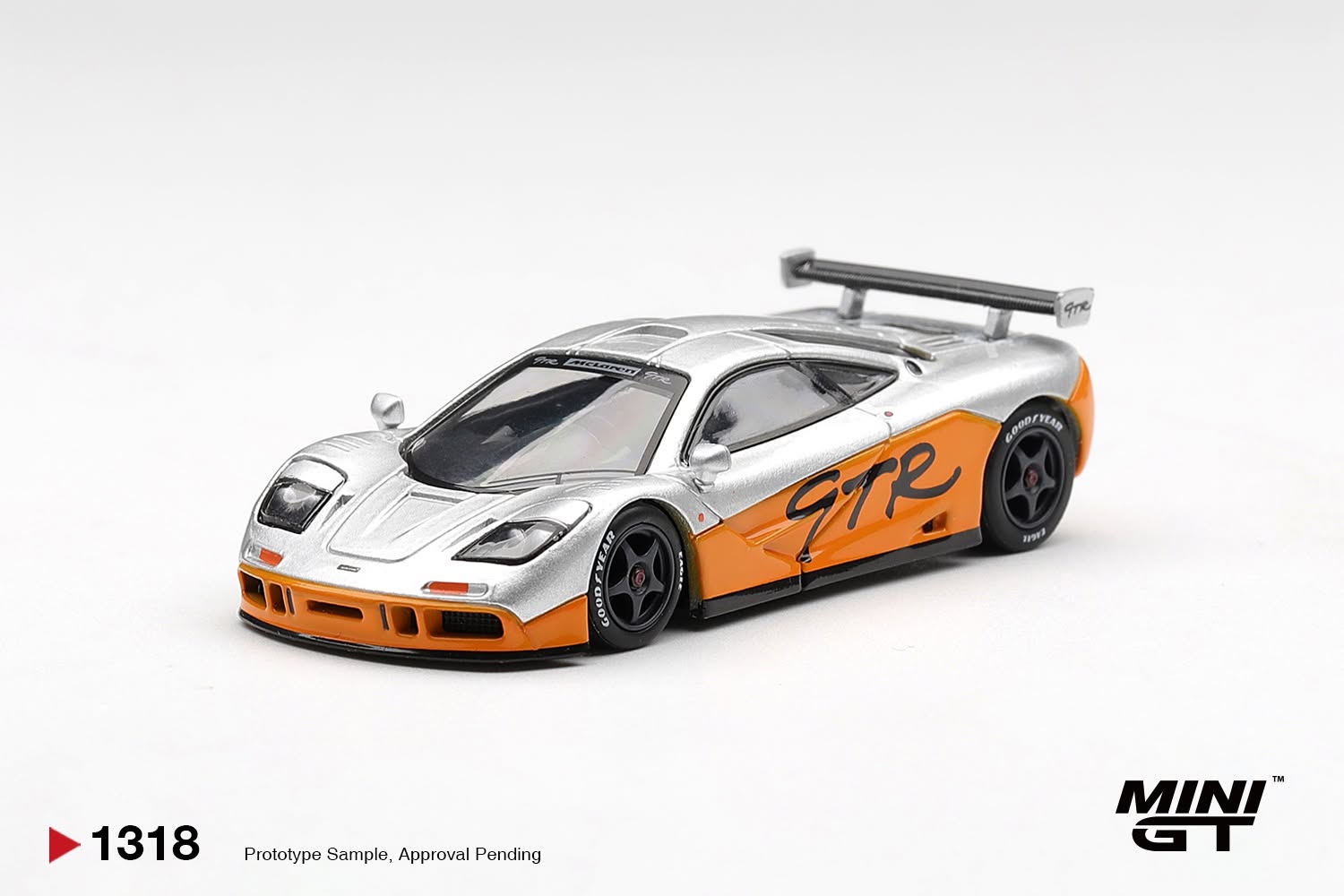 MINIGT - MGT01318-L McLaren F1 GTR 1995 Presentation
