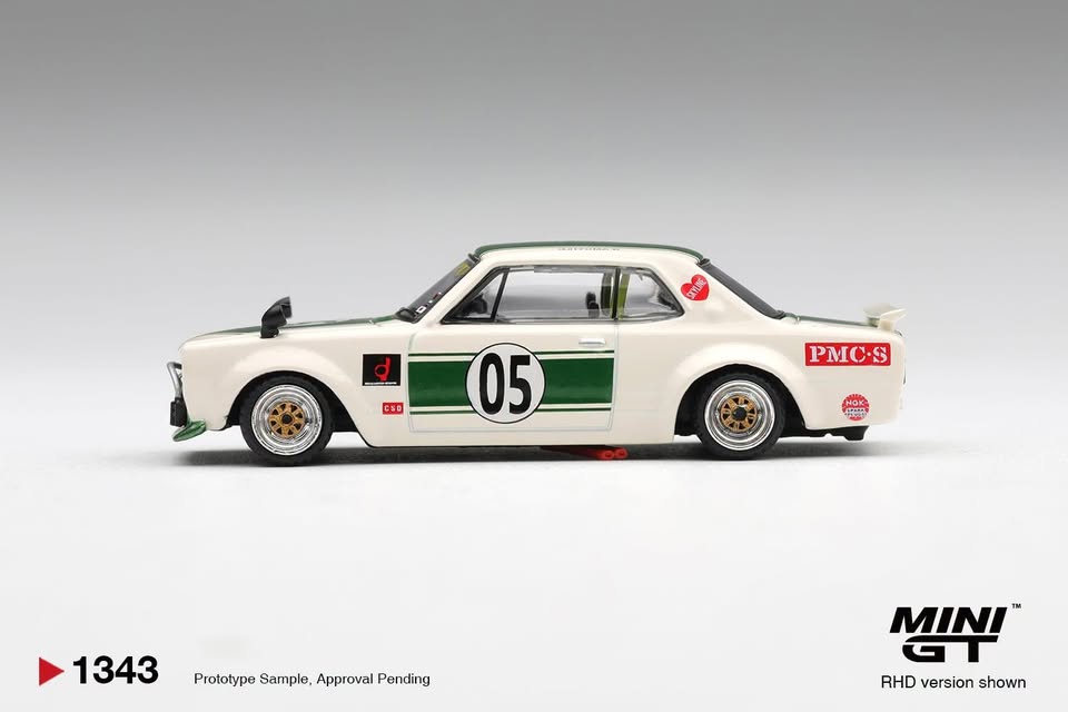 PreOrder -MiniGT Nissan Skyline LB-WORKS "HAKOSUKA" White / Green (#1343)