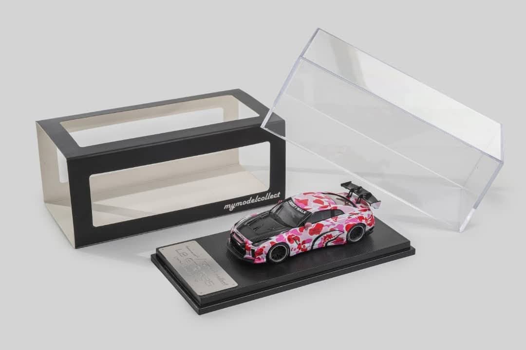 Model Collect GT-R R35 Liberty Walk 1.5 Ver.
Pink Bape