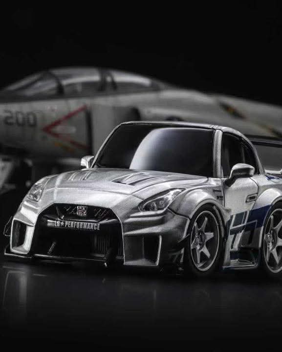 KR 1/64 GT-R R35 Egg Q Car Resin Model Silver