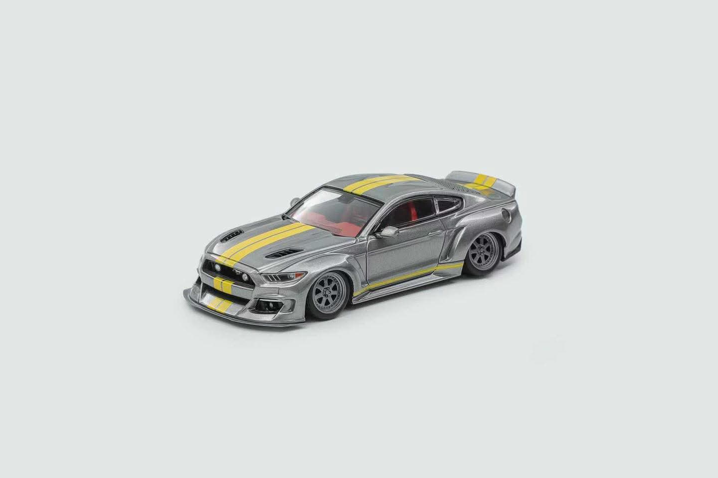 Liberty 1:64 The sixth-generation Mustang Clinched widebody kit (low enough, wide enough) Metallic Silver + Yellow Stripes