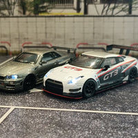 (Preorder) Kyosho 1:64 Nissan GT-R Nismo GT-3 Presentation with MOTN LED Base Compatible – White