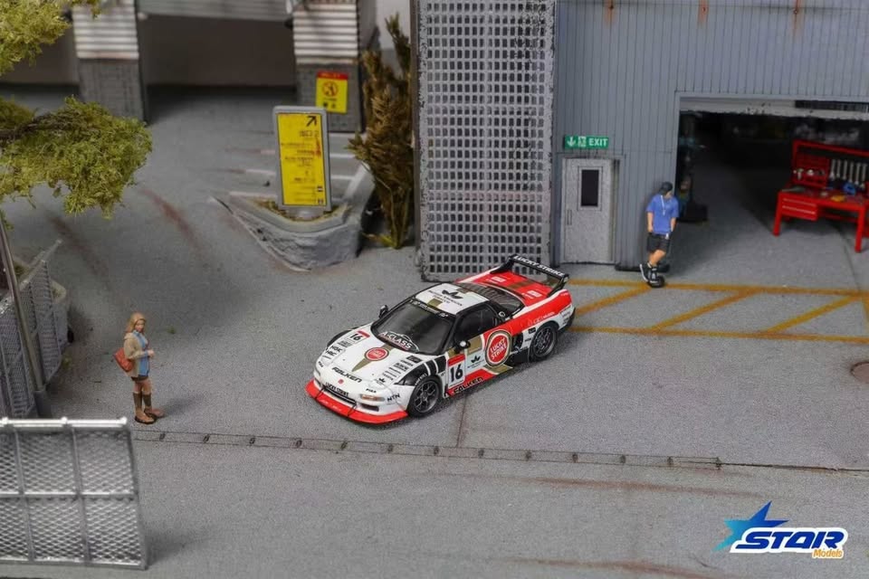 STAR MODEL 1:64 Diecast Model LB-Works NSX ‘Lucky Strike’ #16