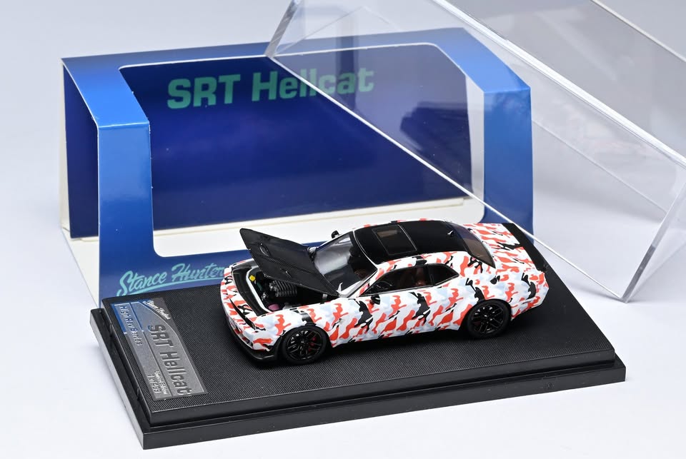 STANCE HUNTERS 1:64 Diecast Model Dodge Challenger SRT Hellcat Desert (Orange Gray)