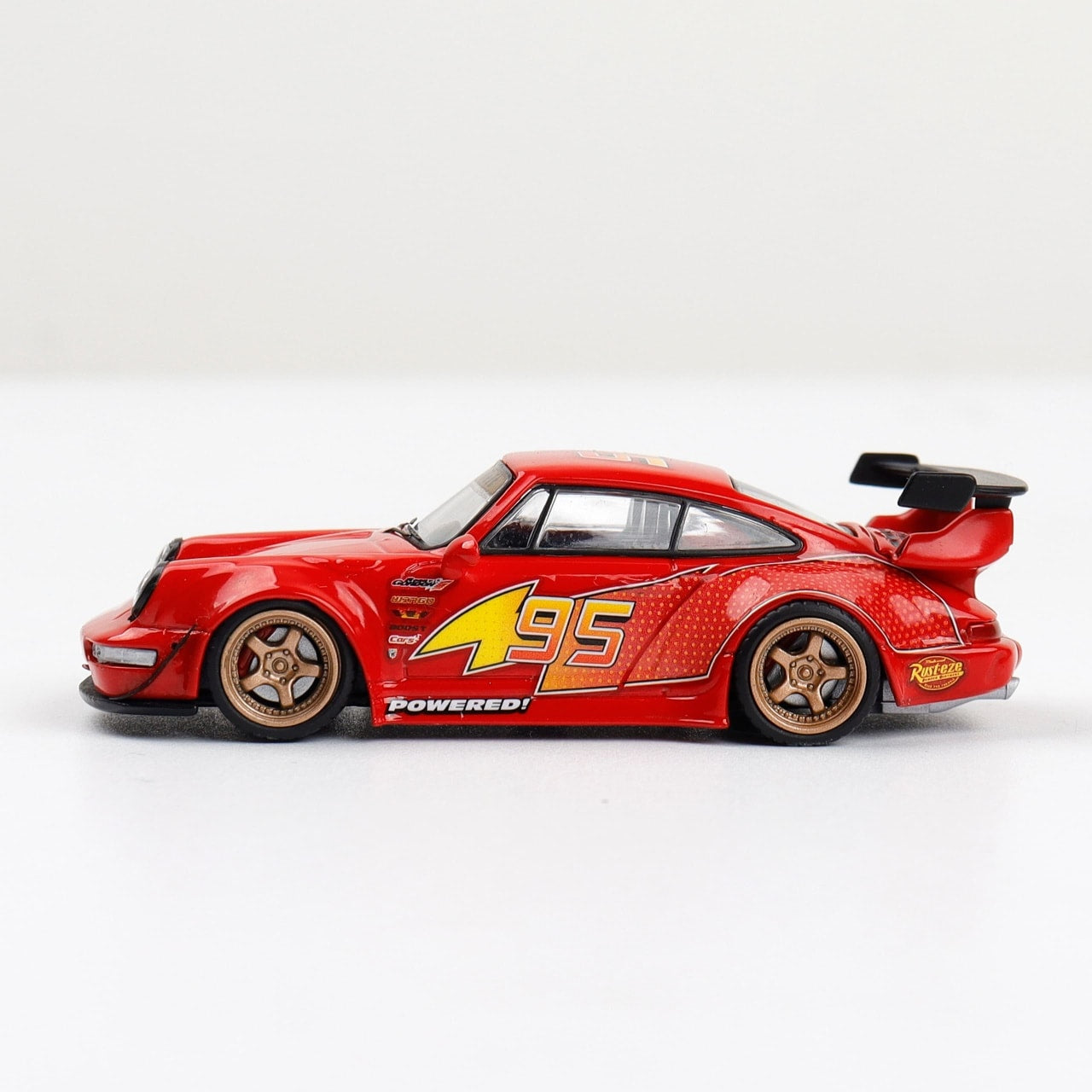 DEcode Model 1:64 Diecast Model McQueen 95# Livery A) RWB964 Gold Rims