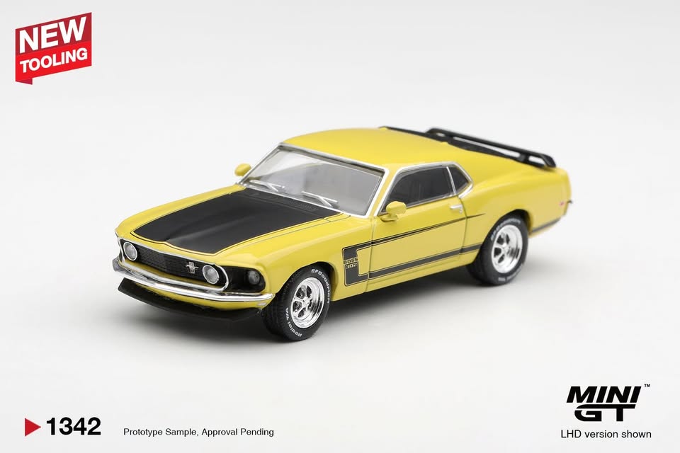 PreOrder -MiniGT Ford Mustang Boss 302 1969  Bright Yellow (#1342)