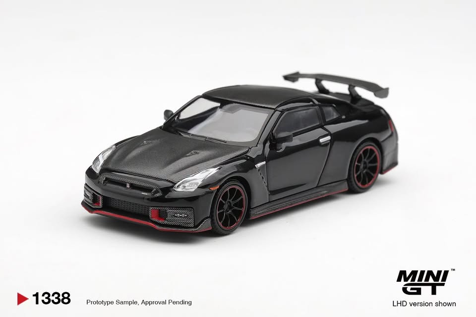 PreOrder -MiniGT Nissan GT-R Nismo 2024  Black (#1338)