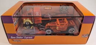Hot Wheels 2006 Japan Car Show Bone Shaker Express Dinner Set