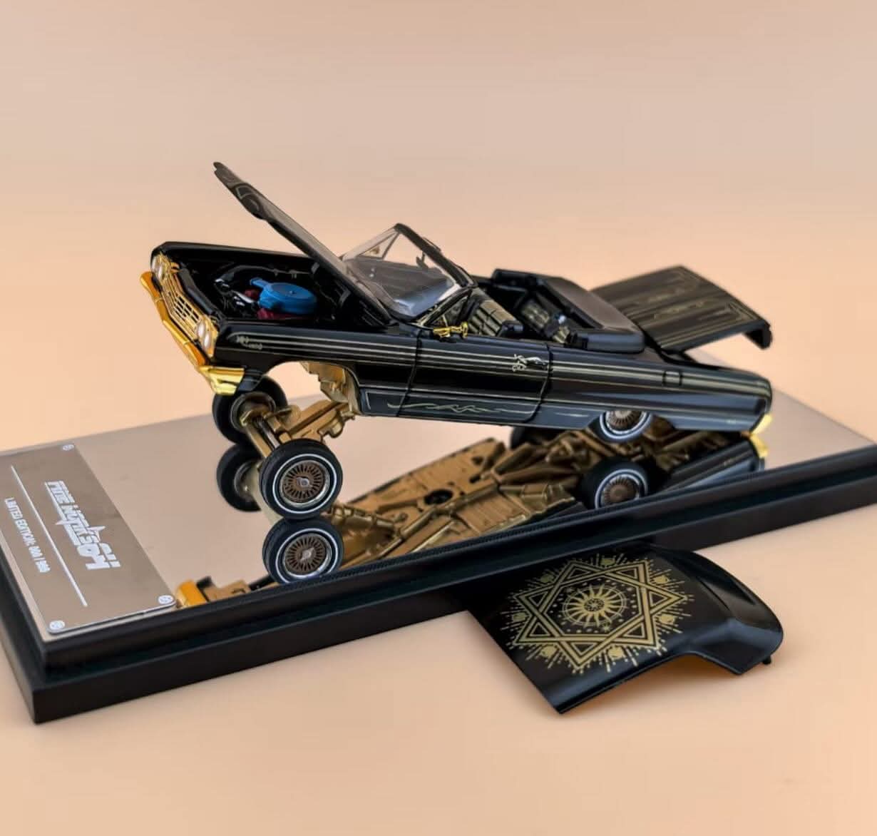 Fine Works64 1/64 Impala Car
Black Gold