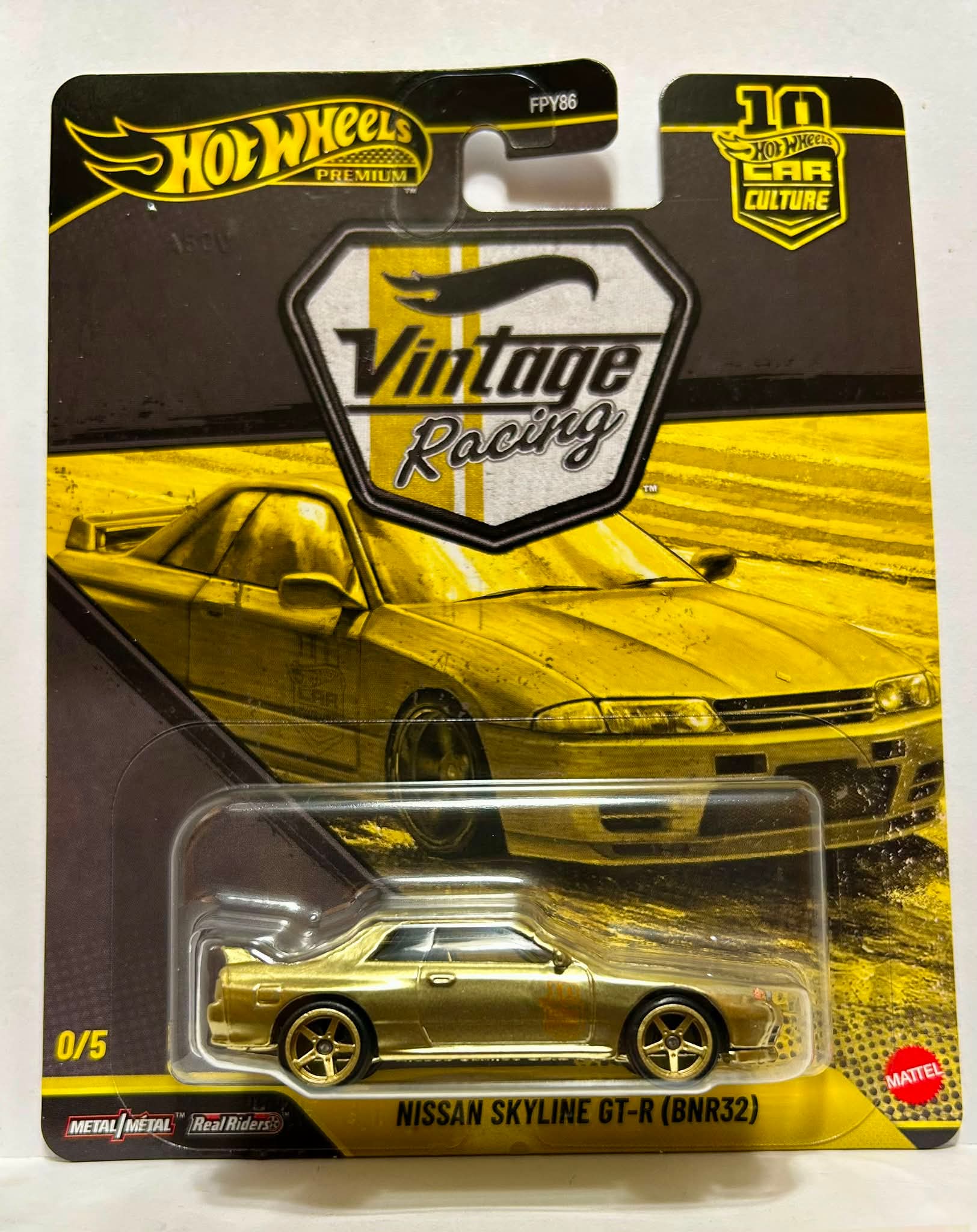 Vintage Racing Chase Skyline R32