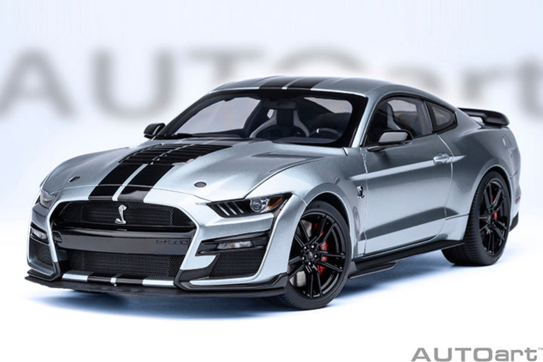 AUTOart 1:18 FORD MUSTANG SHELBY GT500 - Iconic Silver 73096